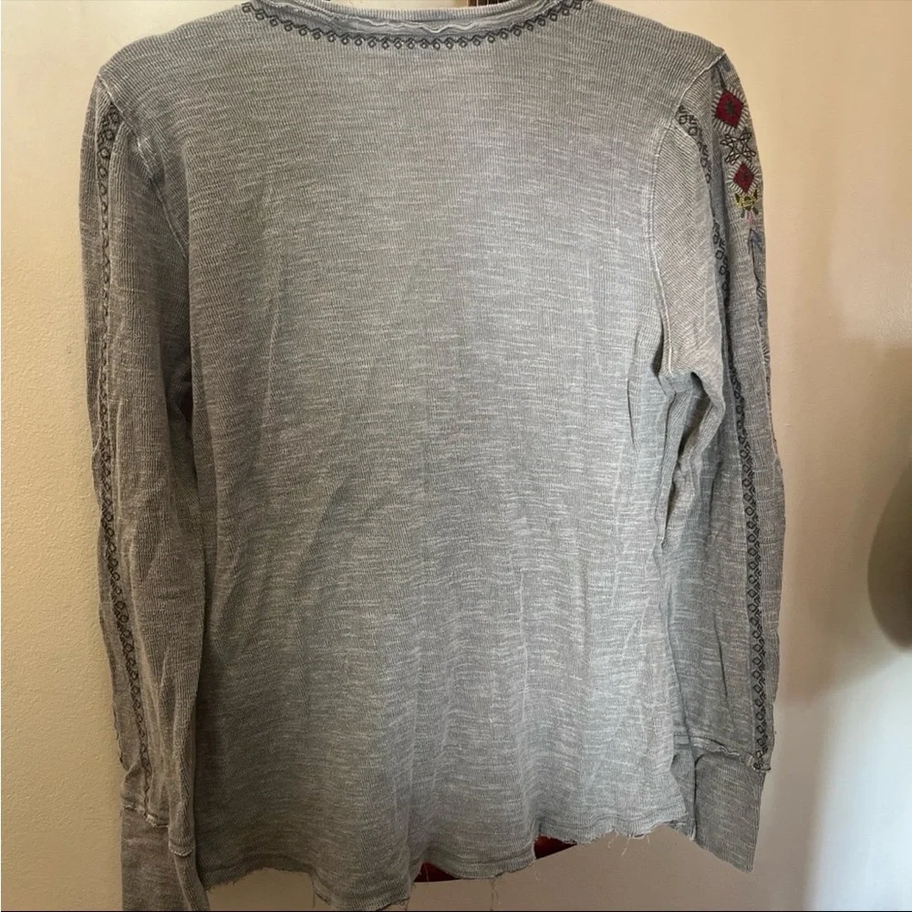 Sundance Gray Top with Embroidery - Picture 7 of 7